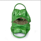 55C061 Sac à Main Cuir Vachette Forme Arrondie avec Fermoir Circulaire Argenté - Design Contemporain Italien