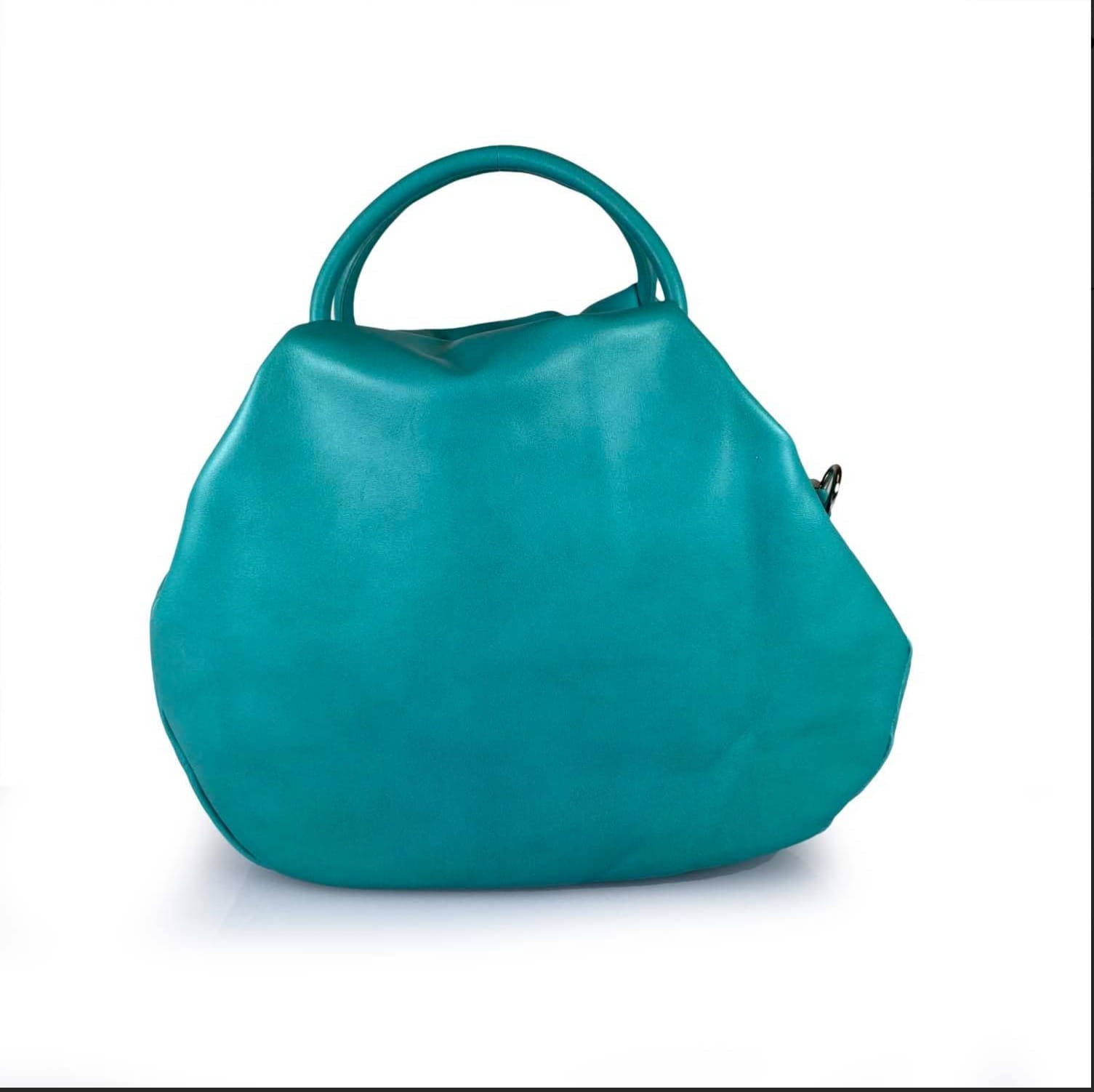 55C061 Sac à Main Cuir Vachette Forme Arrondie avec Fermoir Circulaire Argenté - Design Contemporain Italien
