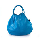 55C061 Sac à Main Cuir Vachette Forme Arrondie avec Fermoir Circulaire Argenté - Design Contemporain Italien
